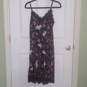 Lace trim printed dress